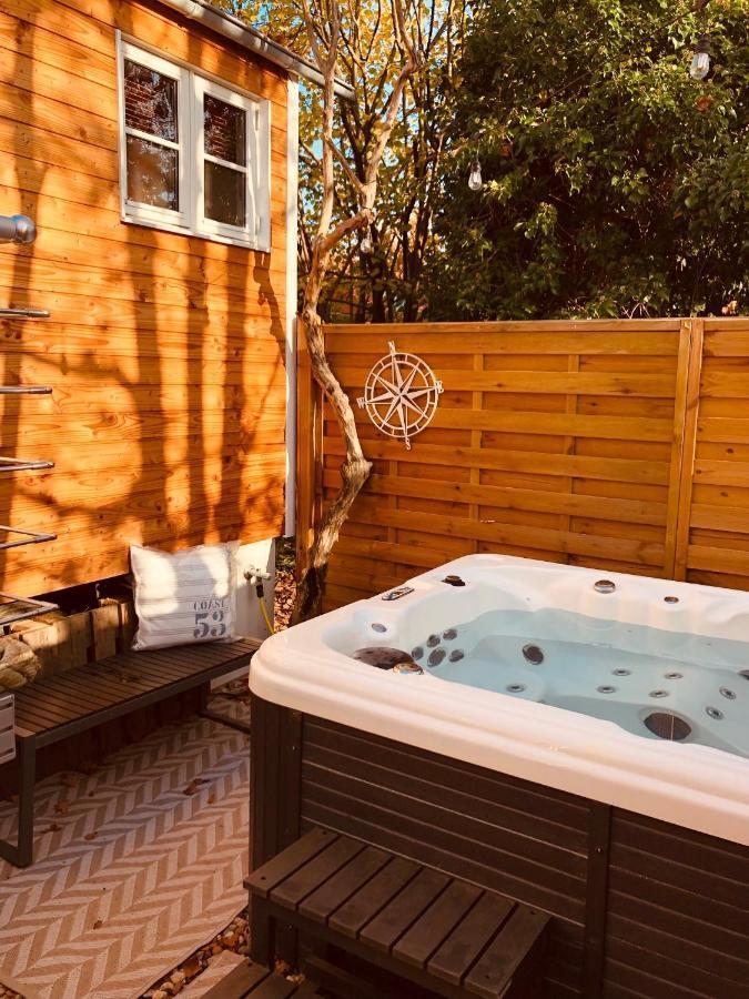 Zirkuswagen Mit Outdoor Whirlpool Und Garten Petershagen-Eggersdorf Eksteriør billede