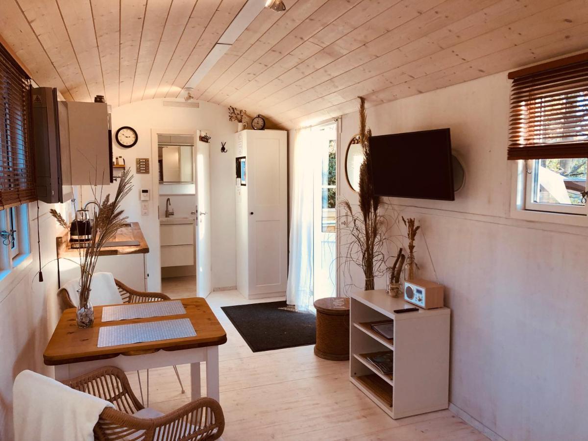 Zirkuswagen Mit Outdoor Whirlpool Und Garten Petershagen-Eggersdorf Eksteriør billede