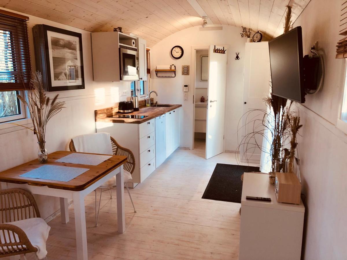 Zirkuswagen Mit Outdoor Whirlpool Und Garten Petershagen-Eggersdorf Eksteriør billede