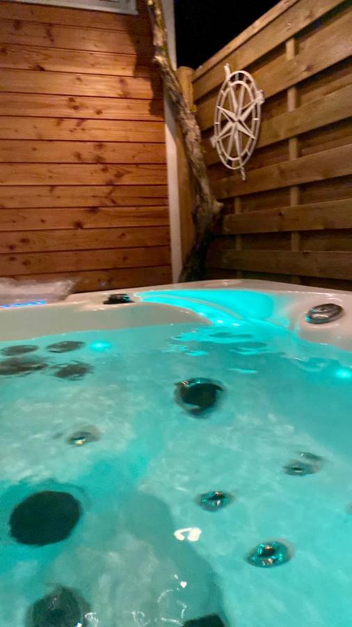Zirkuswagen Mit Outdoor Whirlpool Und Garten Petershagen-Eggersdorf Eksteriør billede